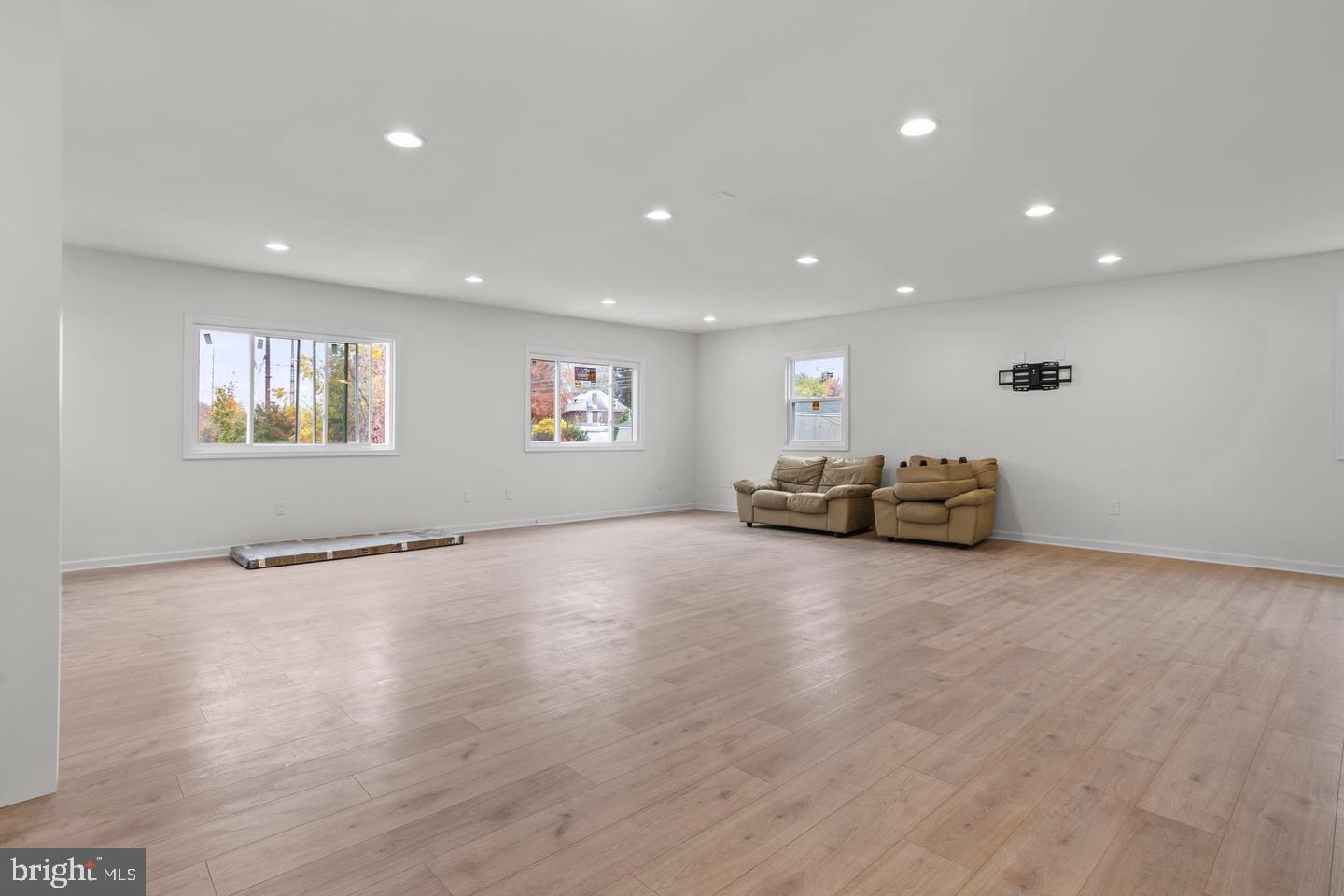 819 11th Ave #e Property Photo 8