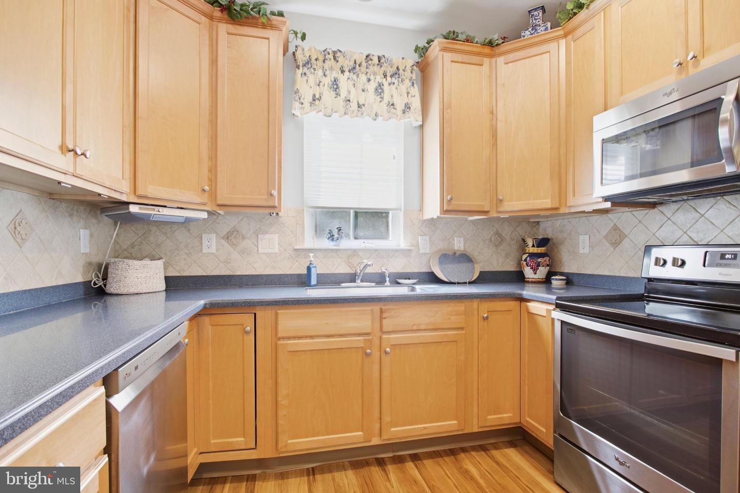 1631 Village Ave Property Photo 15