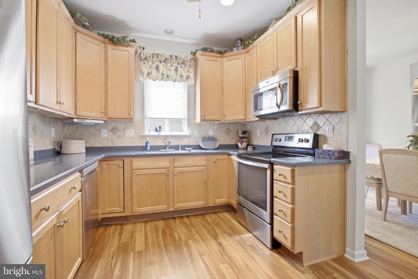 1631 Village Ave Property Photo 19