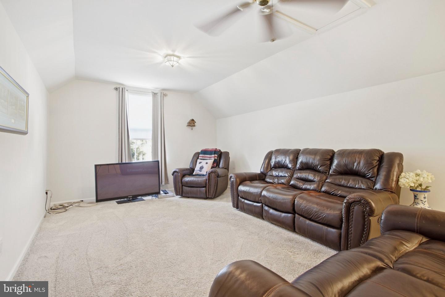 1631 Village Ave Property Photo 31