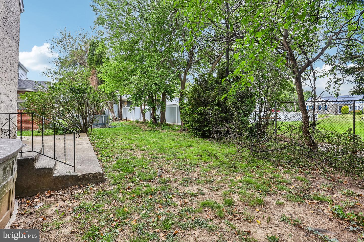319 Macdade Blvd Property Photo 4