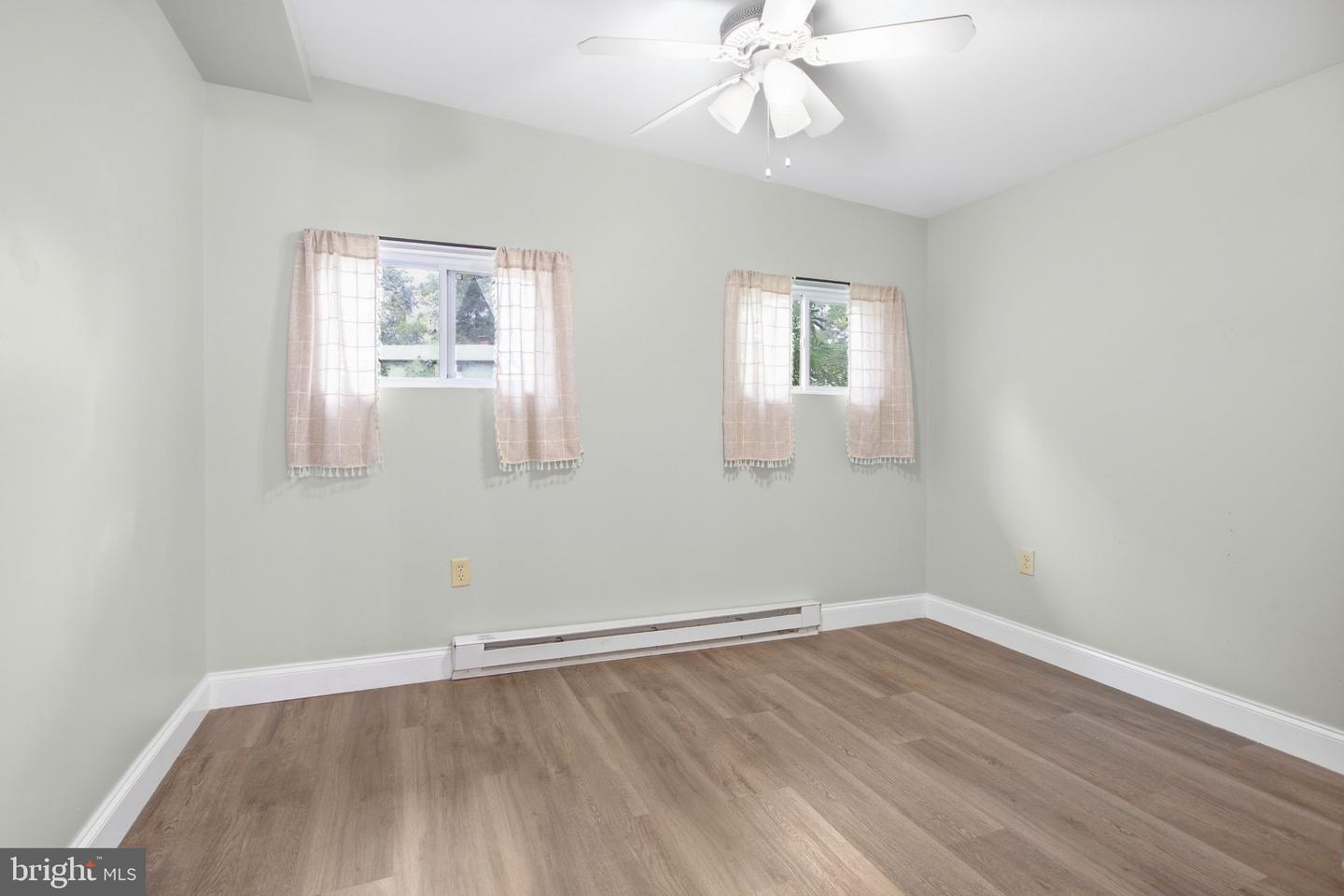 705 Hedgerow Dr Property Photo 22