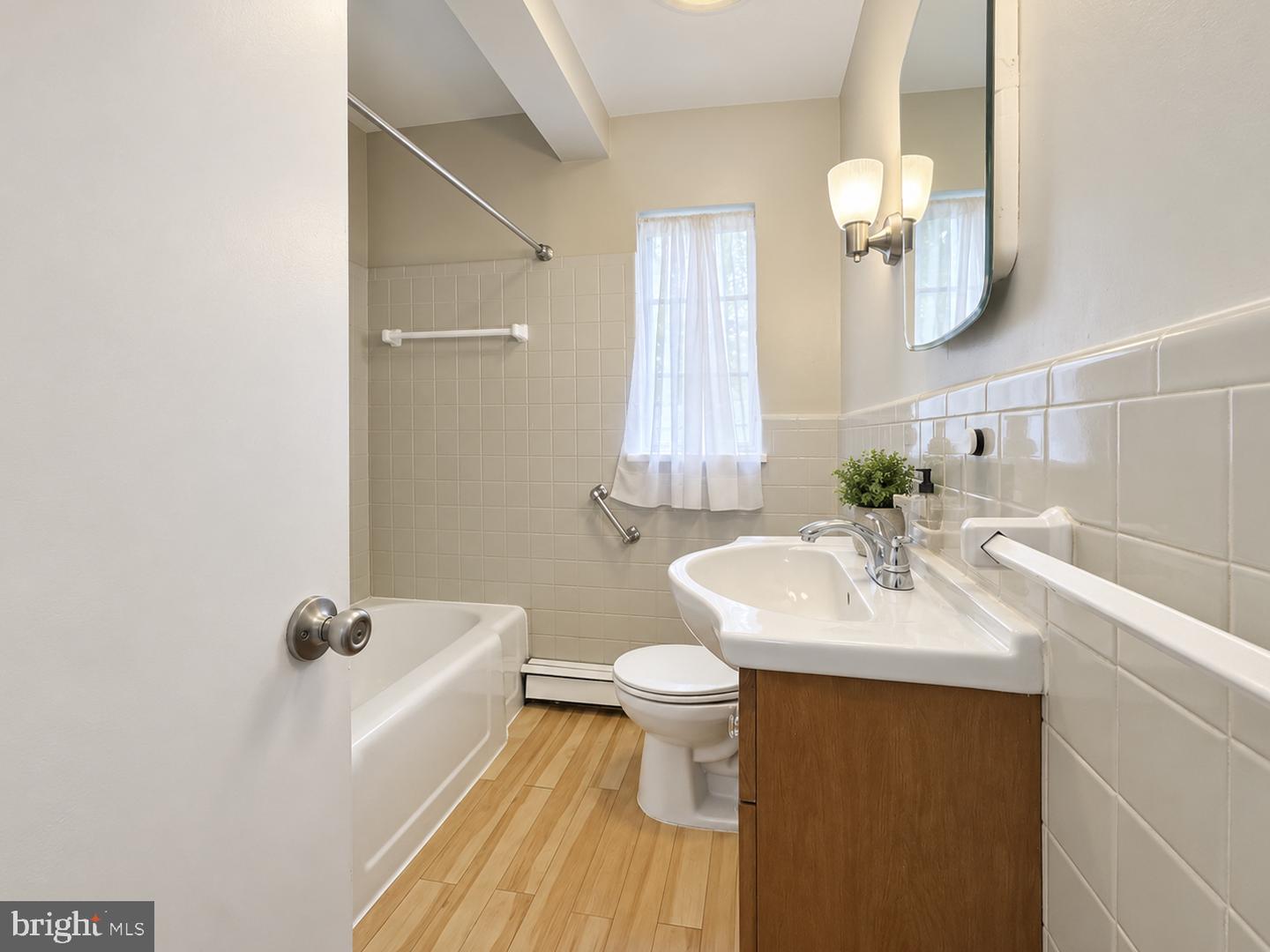 705 Hedgerow Dr Property Photo 24