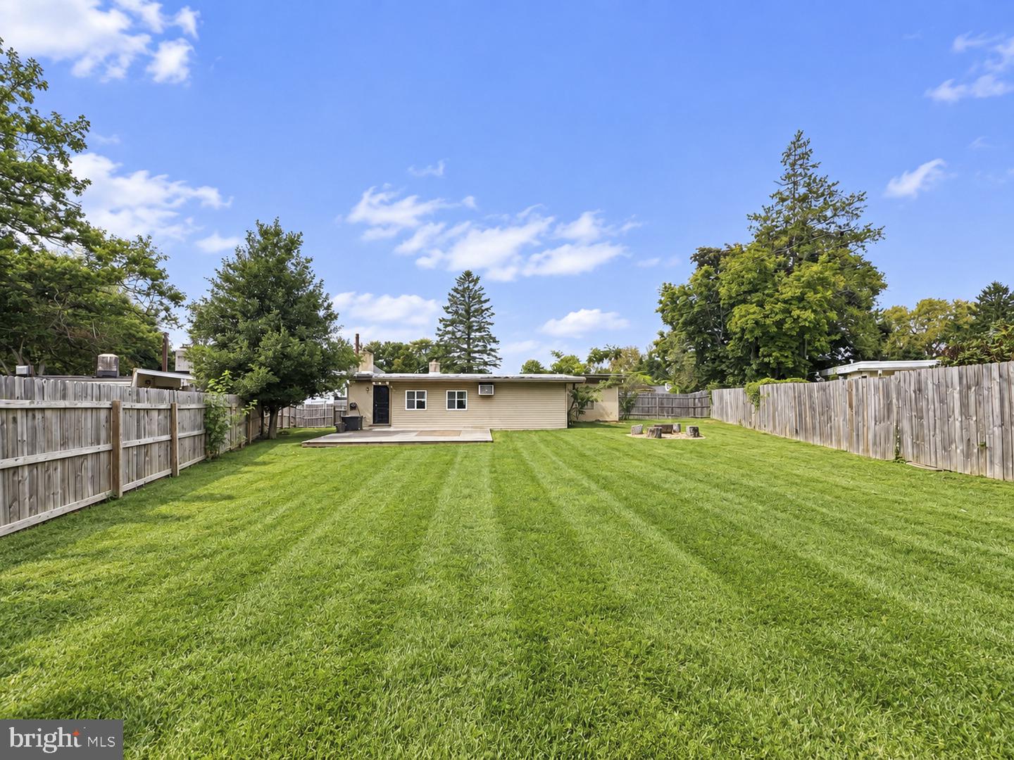 705 Hedgerow Dr Property Photo 29