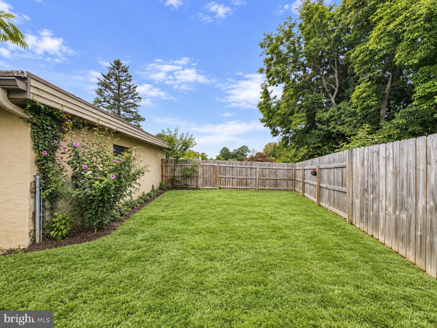 705 Hedgerow Dr Property Photo 31