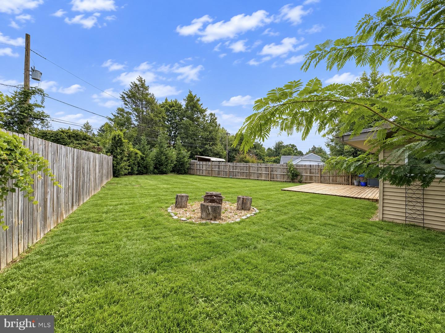 705 Hedgerow Dr Property Photo 32