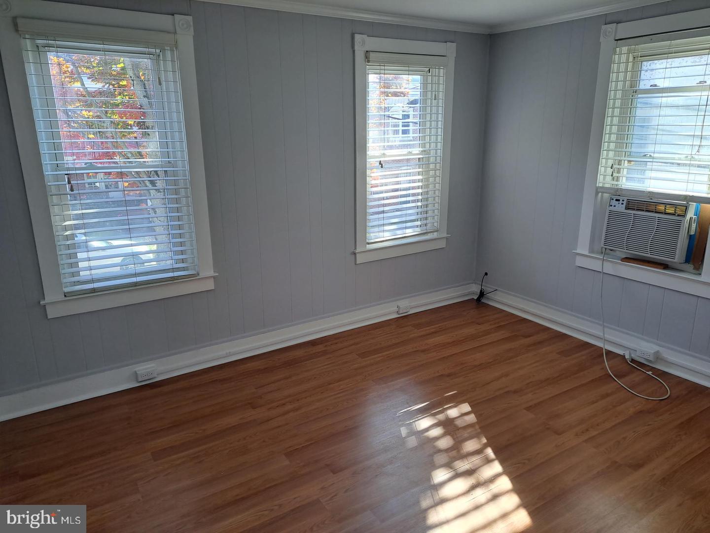 20 Manchester Ave Property Photo 6