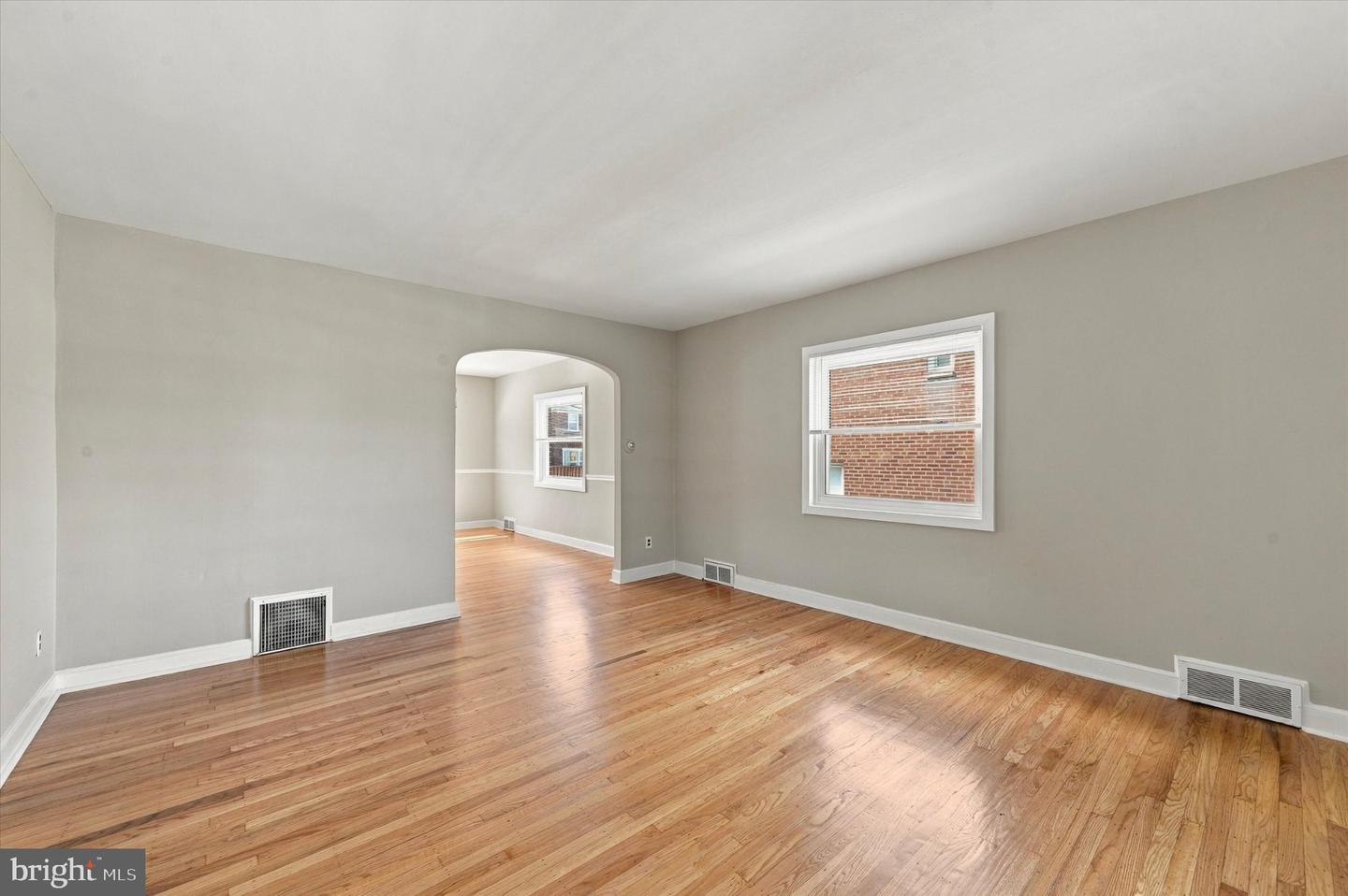 1030 Agnew Dr Property Photo 3