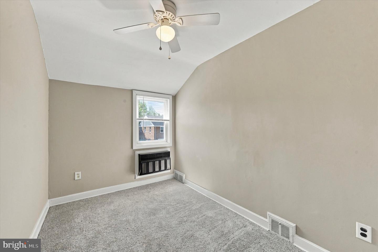 1030 Agnew Dr Property Photo 14