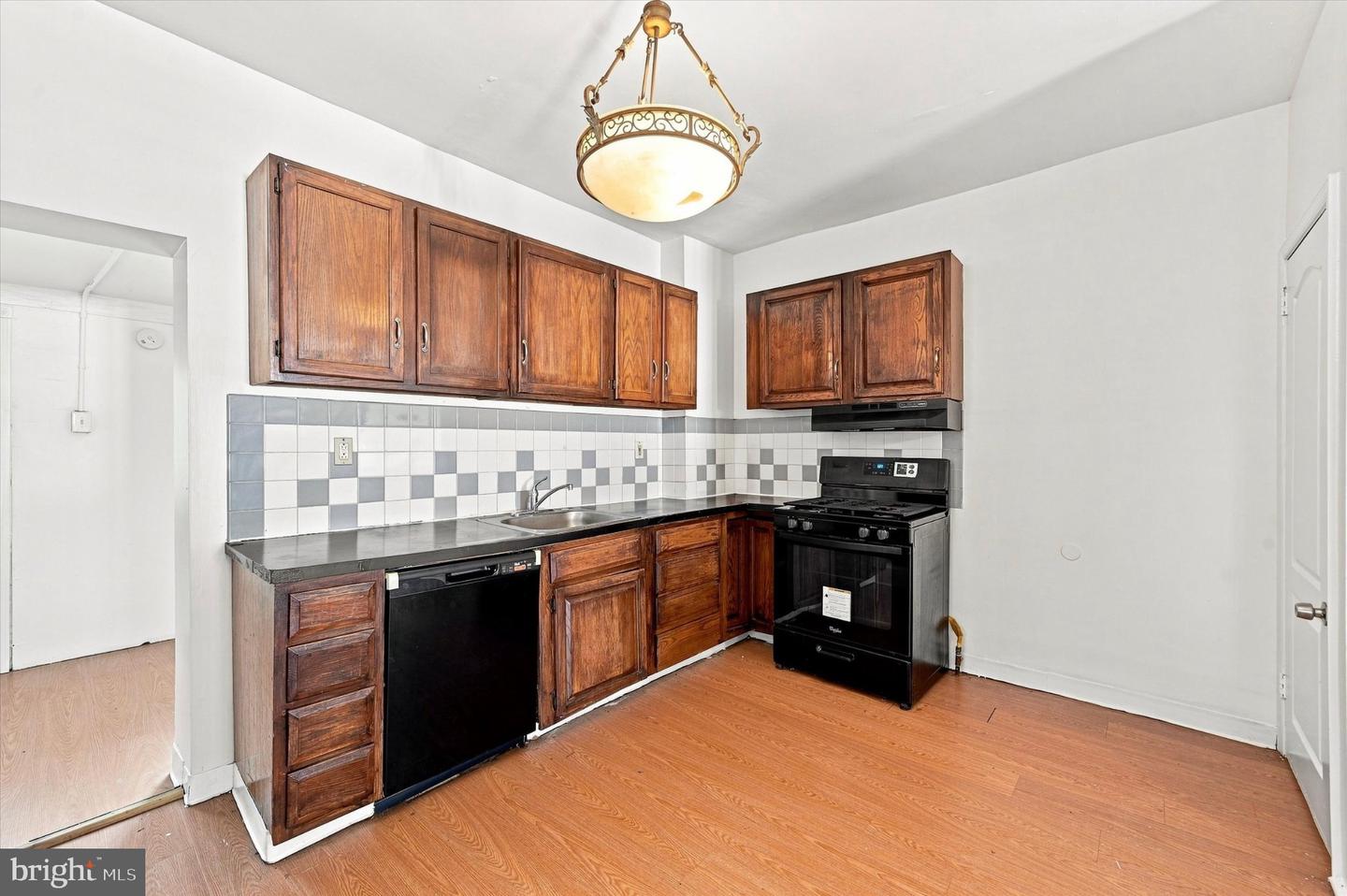 118 Francis St Property Photo 8