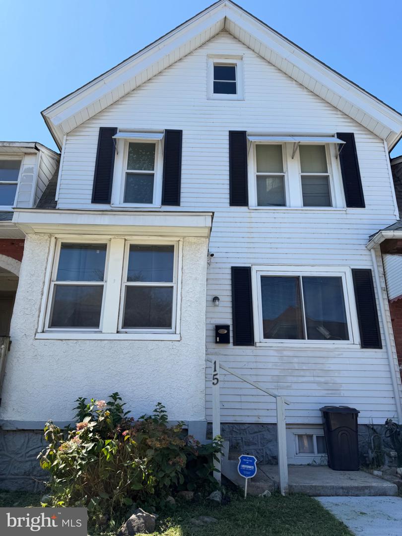 15 Walnut St Property Photo 1