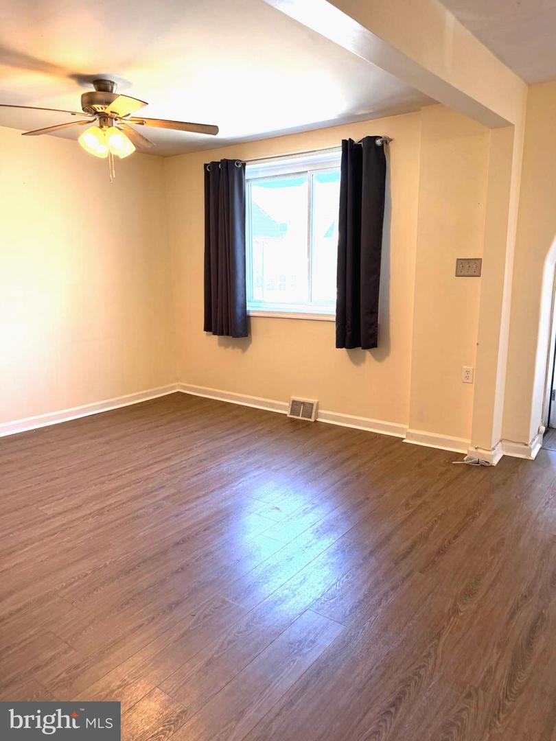 15 Walnut St Property Photo 2