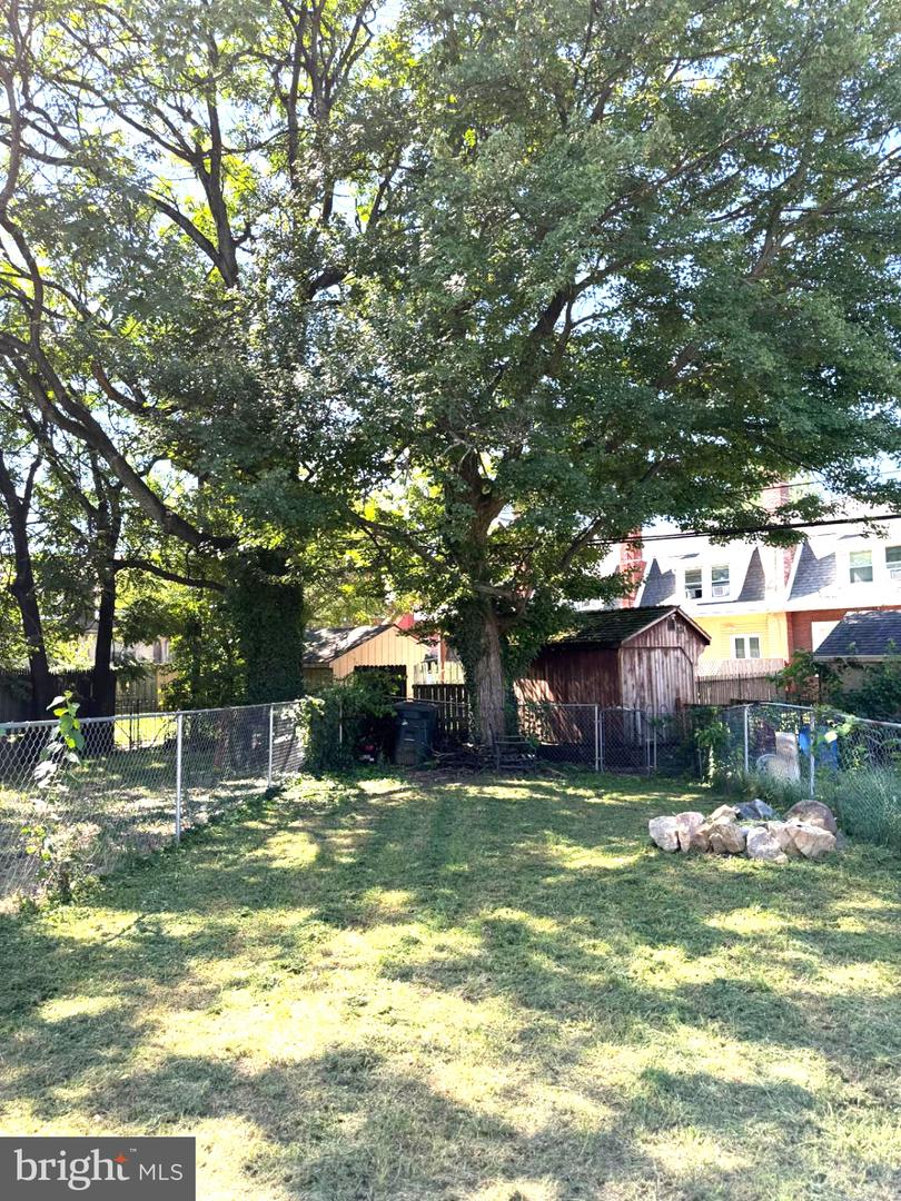 15 Walnut St Property Photo 14
