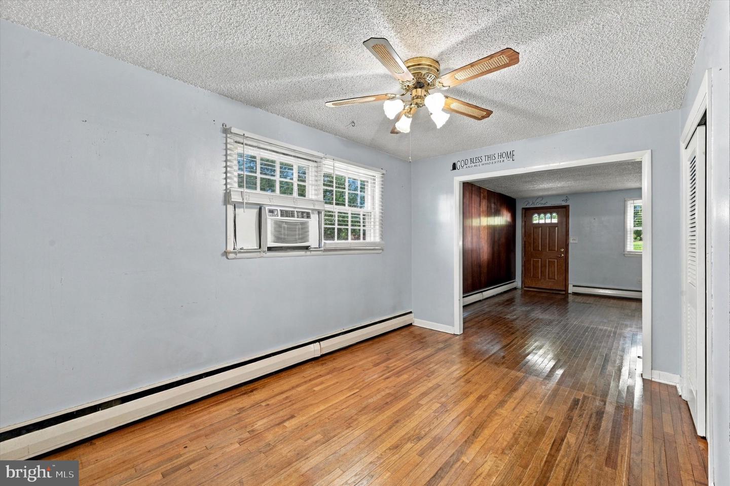 306 Collingdale Ave Property Photo 9