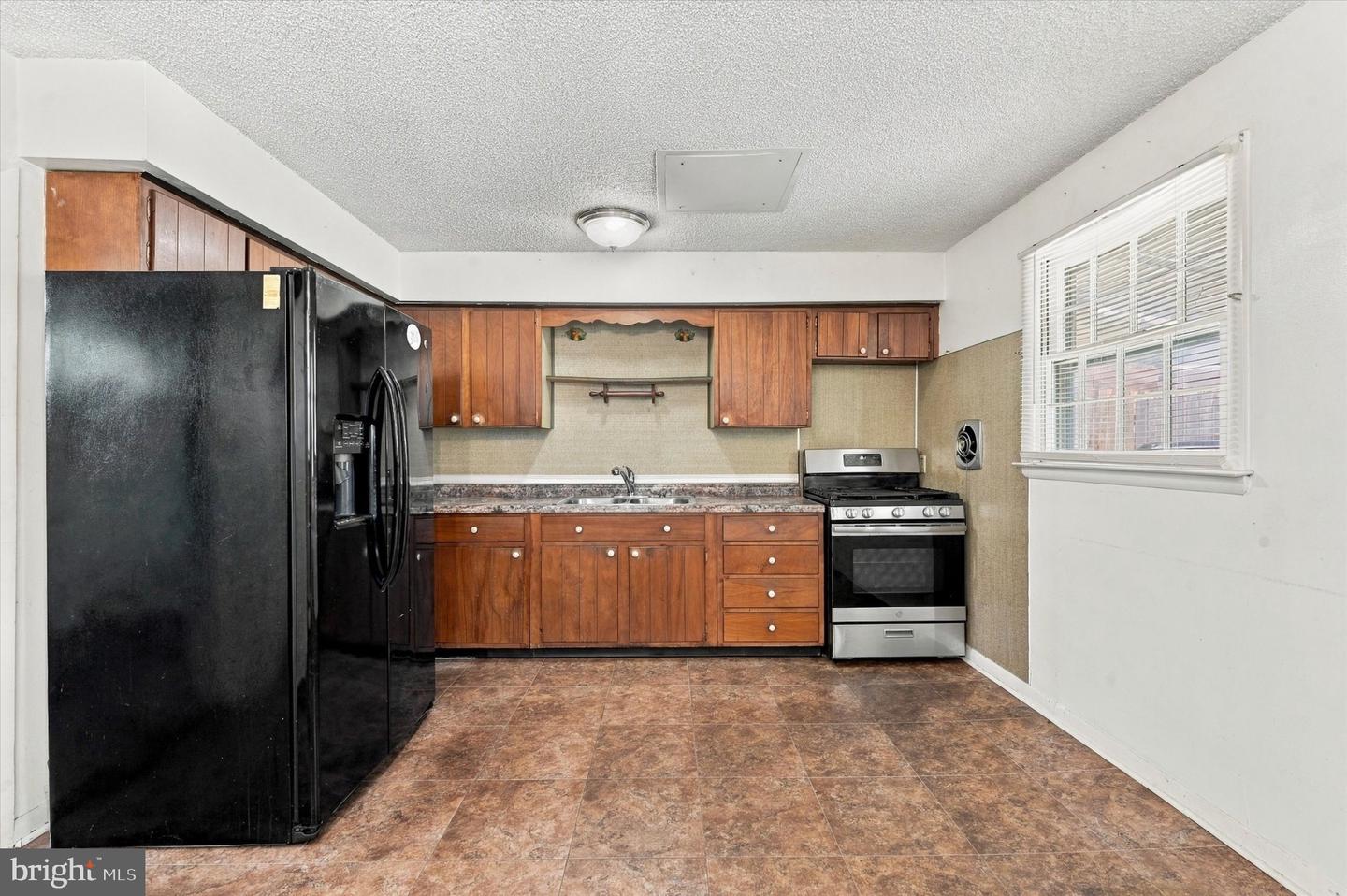 306 Collingdale Ave Property Photo 13