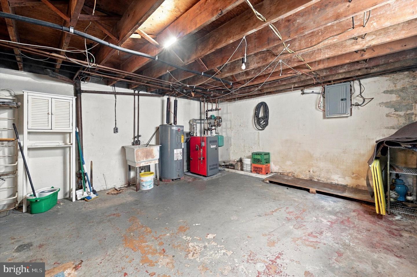 306 Collingdale Ave Property Photo 24