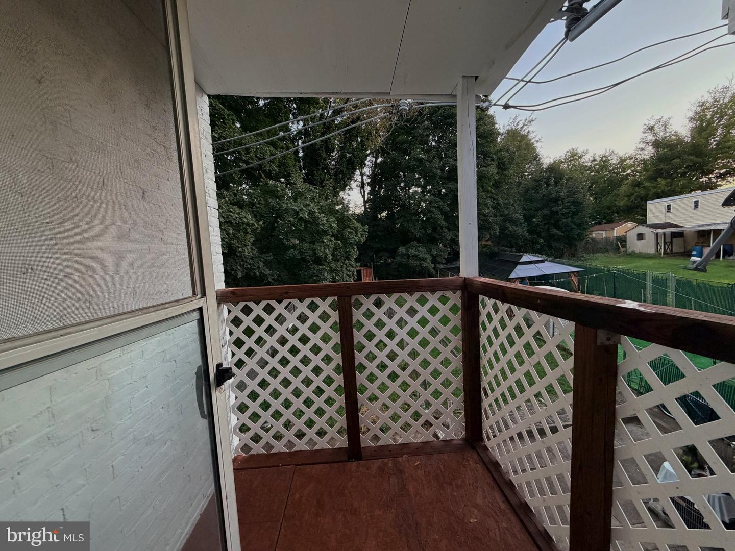 1022 Lawrence Ave Property Photo 10
