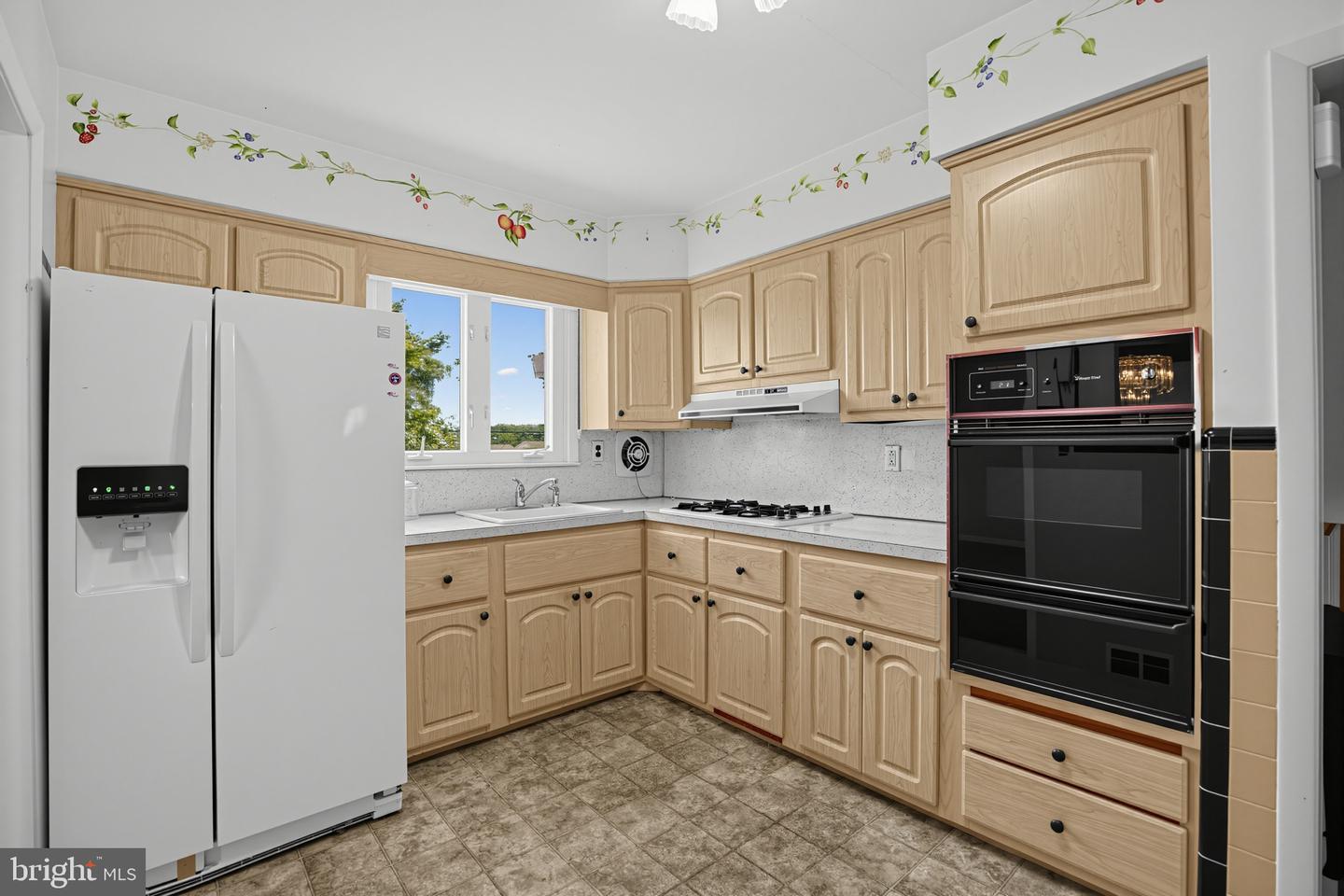 245 Talbot Dr Property Photo 4