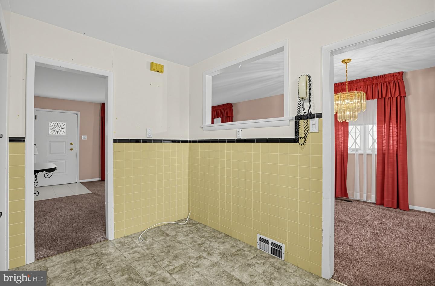 245 Talbot Dr Property Photo 7