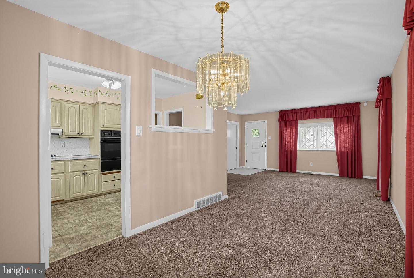 245 Talbot Dr Property Photo 8