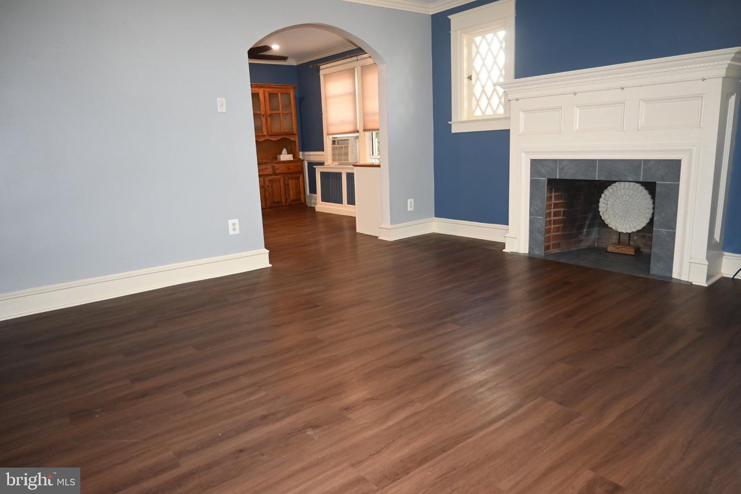 215 W Dupont St Property Photo 5