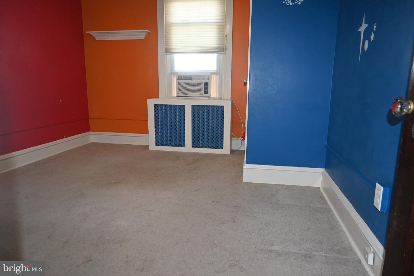 215 W Dupont St Property Photo 23