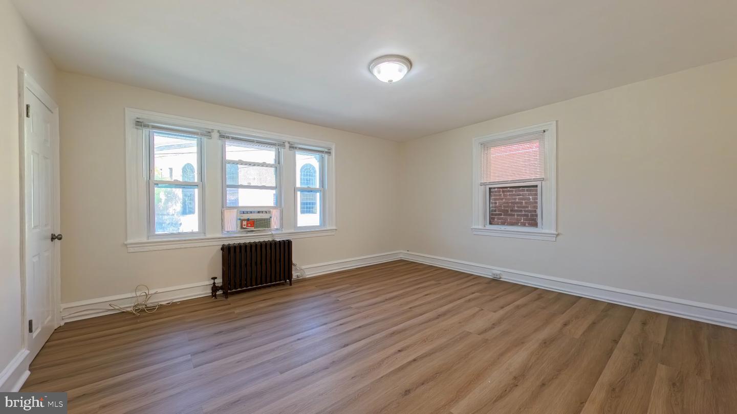 105 S Wayne Ave #2nd Floor Property Photo 3