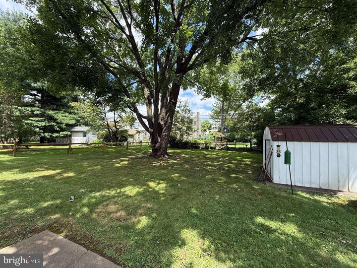 23 W Woodland Ave Property Photo 21