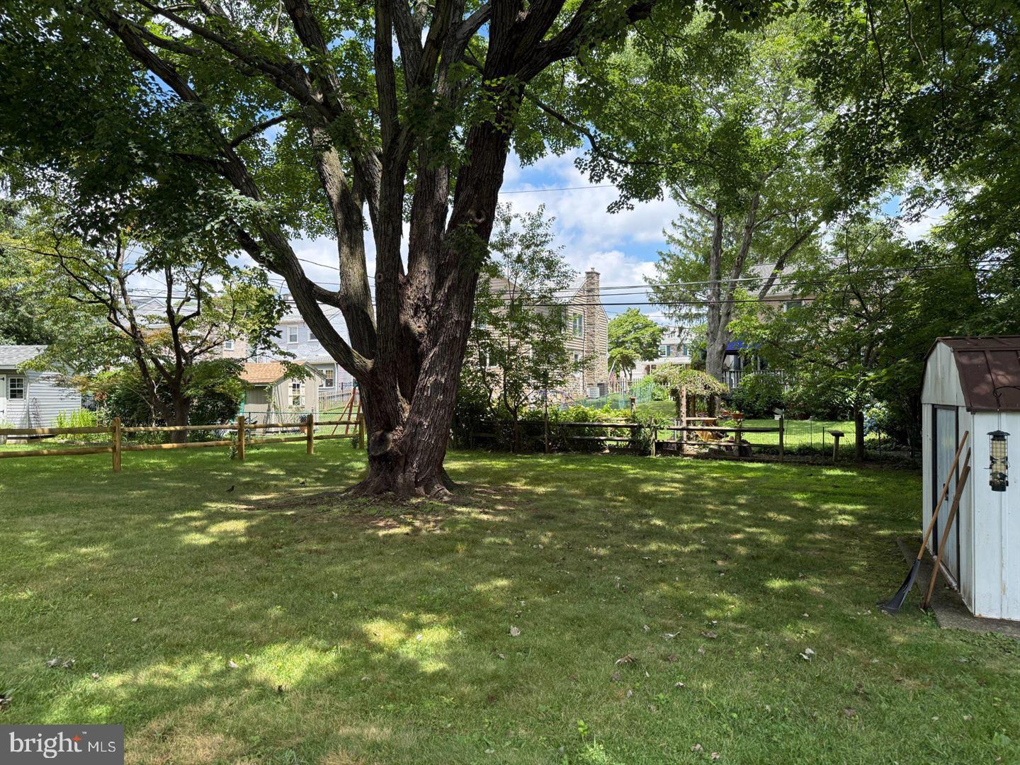 23 W Woodland Ave Property Photo 25