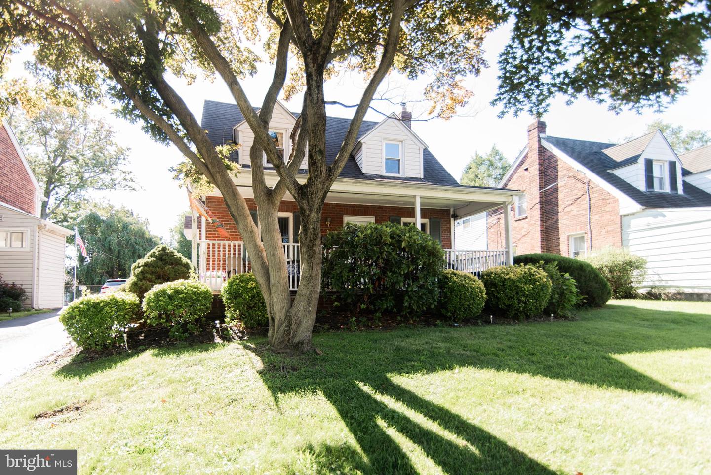 214 W Macdade Blvd Property Photo 4