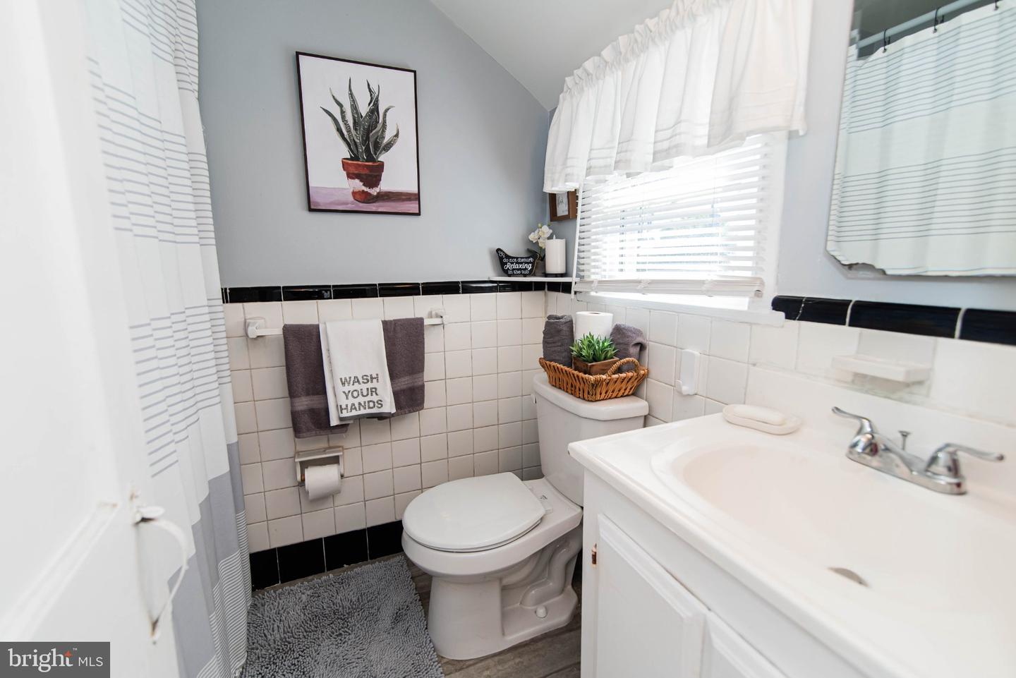 214 W Macdade Blvd Property Photo 37