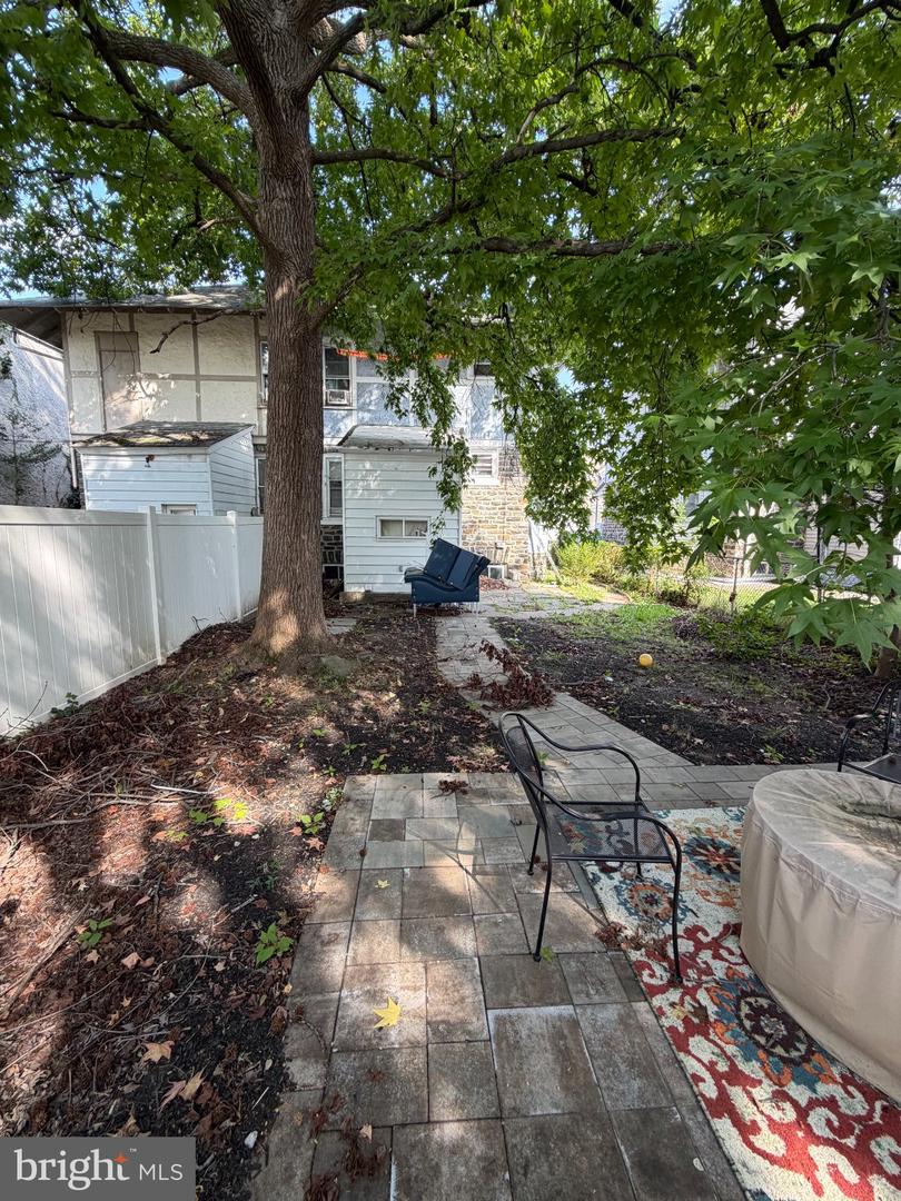 212 N Maple Ave Property Photo 8