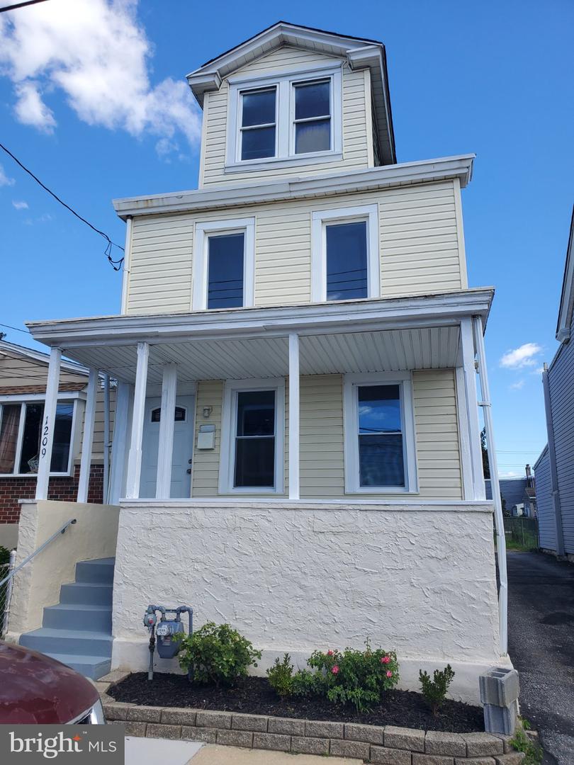 1209 Leiper St Property Photo 1