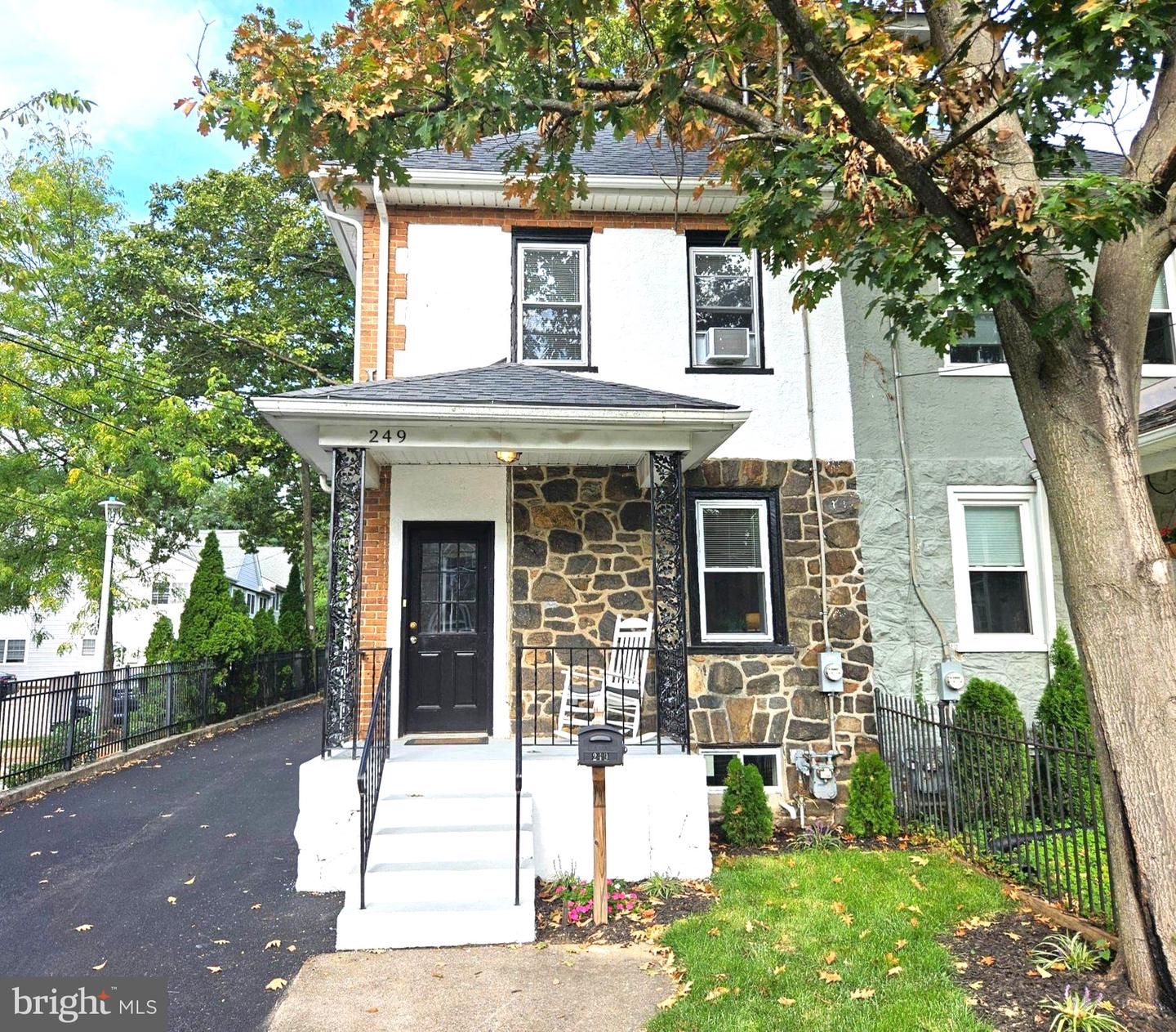 249 Highland Ave Property Photo 1