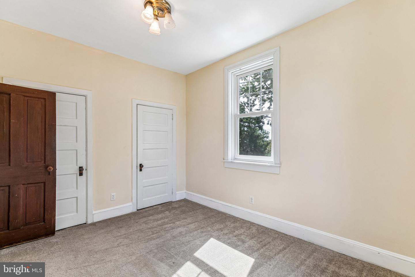 118 E Sixth St Property Photo 36