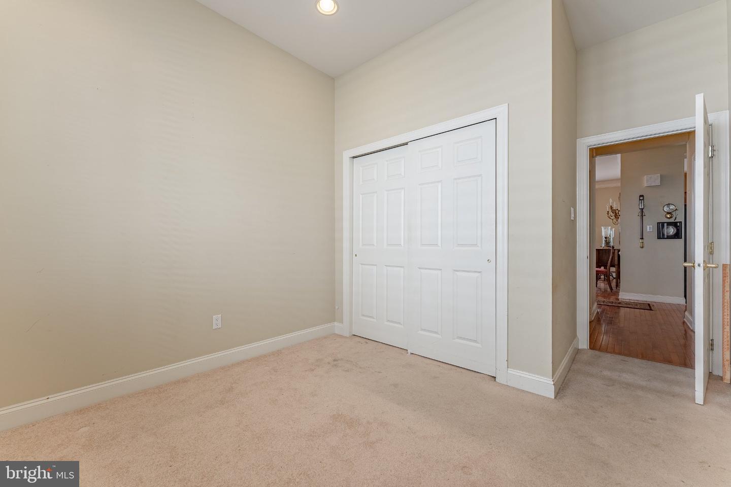 91 S Valentine Dr Property Photo 45