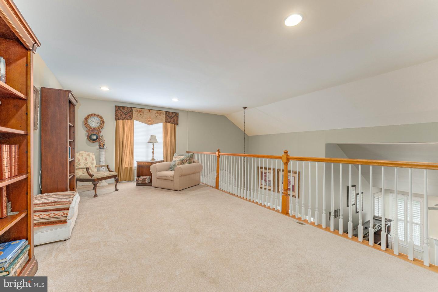 91 S Valentine Dr Property Photo 54