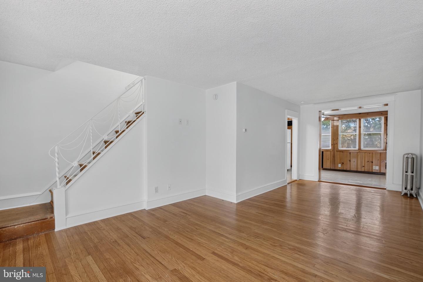 7057 Guilford Rd Property Photo 6