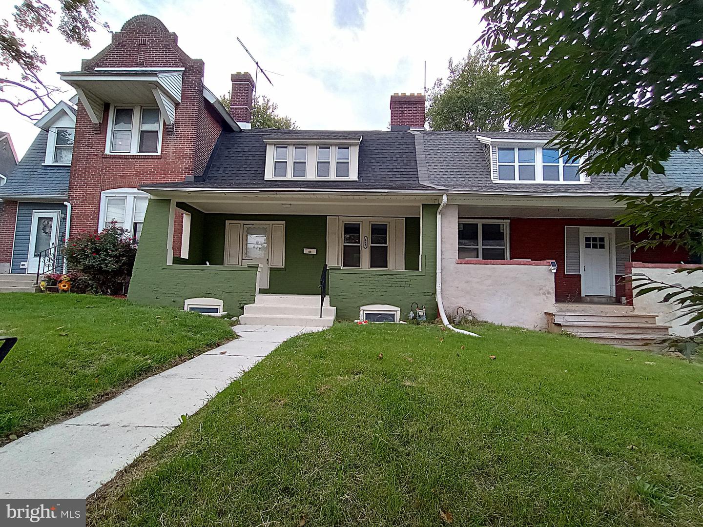 618 Post Rd Property Photo 1