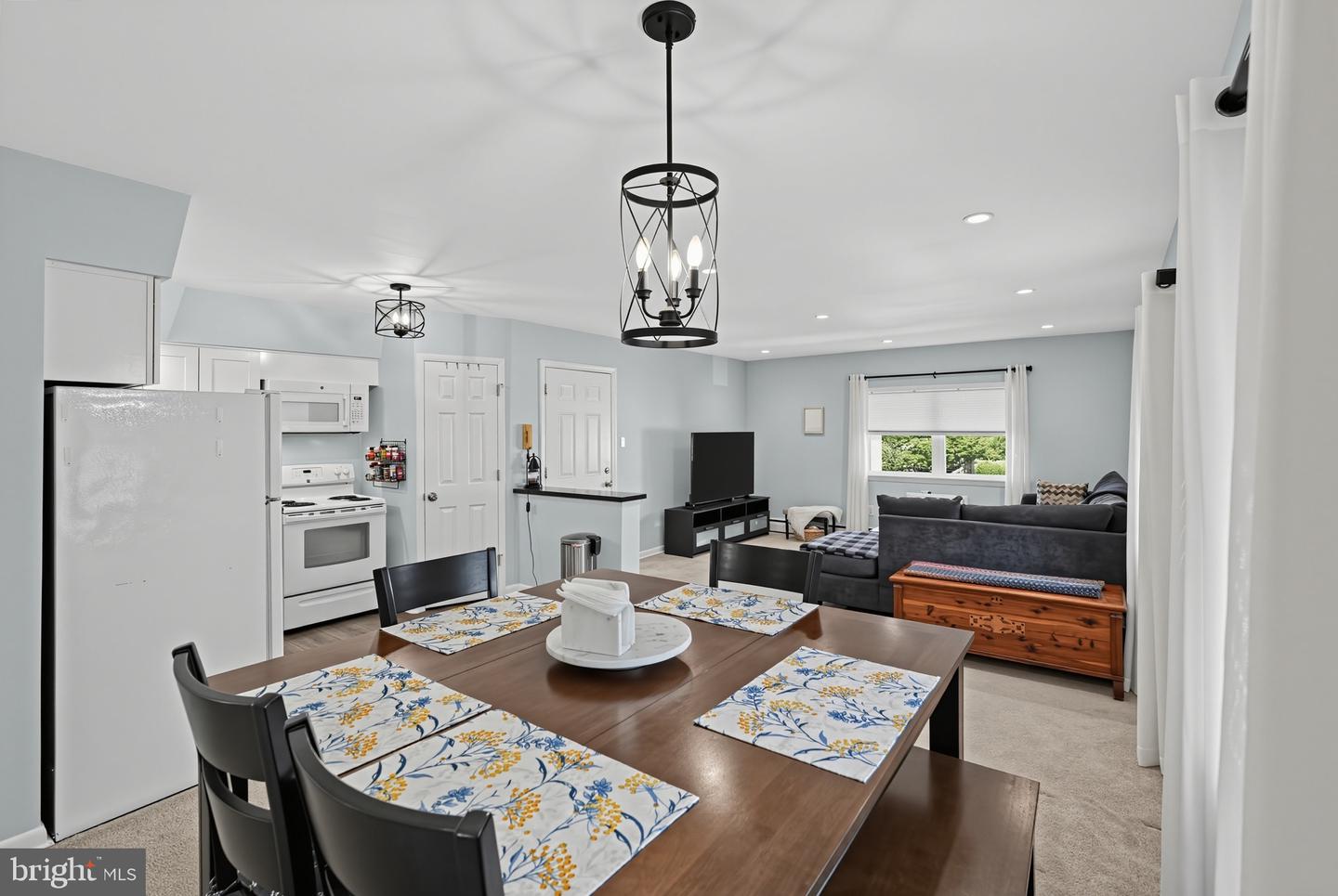 354 S Swarthmore Ave #b-2 Property Photo 6