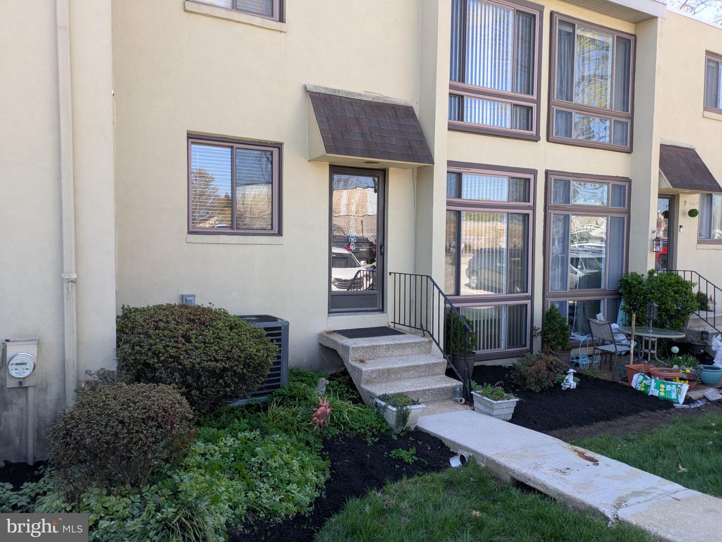100 E GLENOLDEN AVE #U-20 Property Photo 1