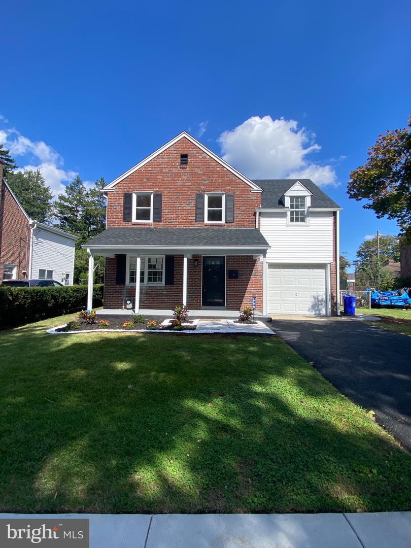 825 Stanbridge Rd Property Photo 1