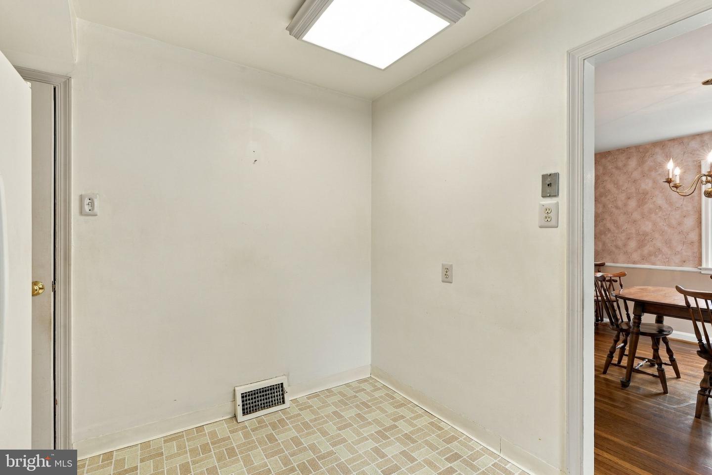 914 Stanbridge Rd Property Photo 14