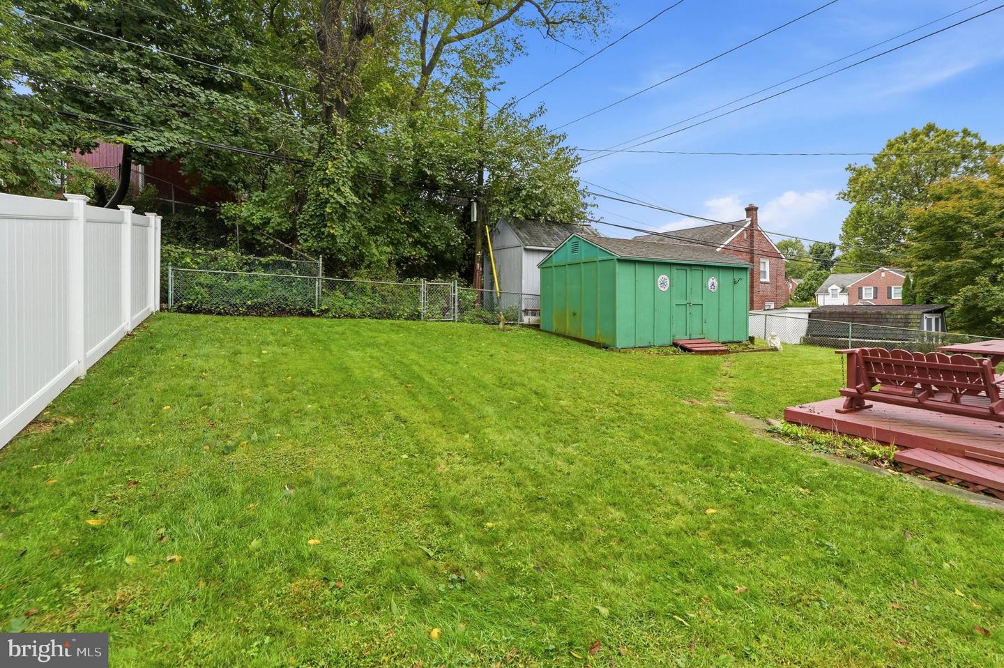 914 Stanbridge Rd Property Photo 26