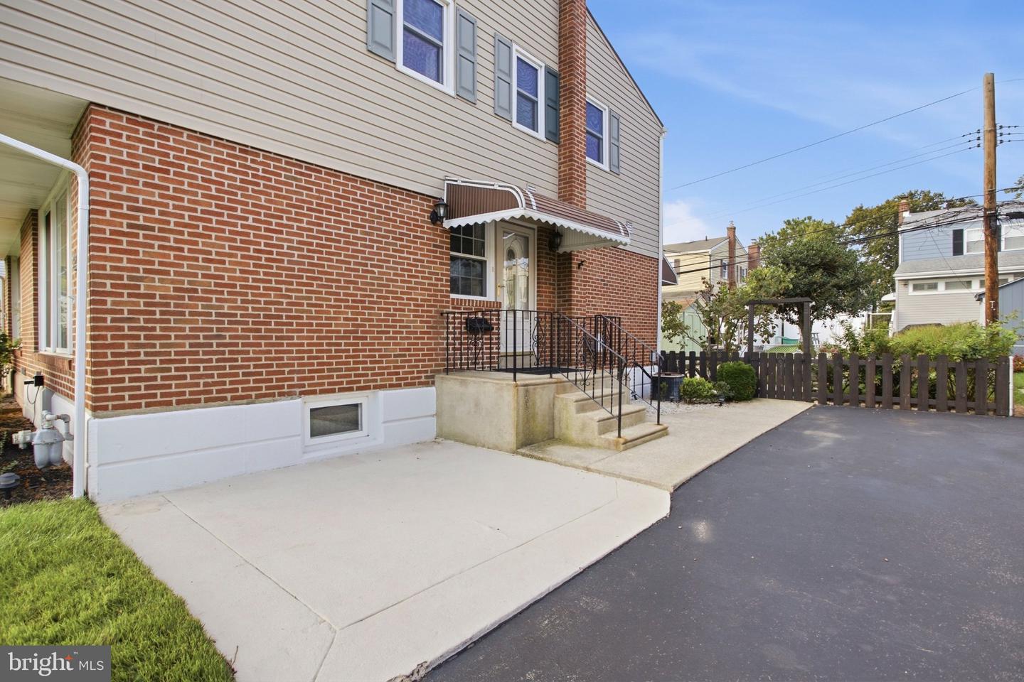 1422 Greenway Rd Property Photo 3
