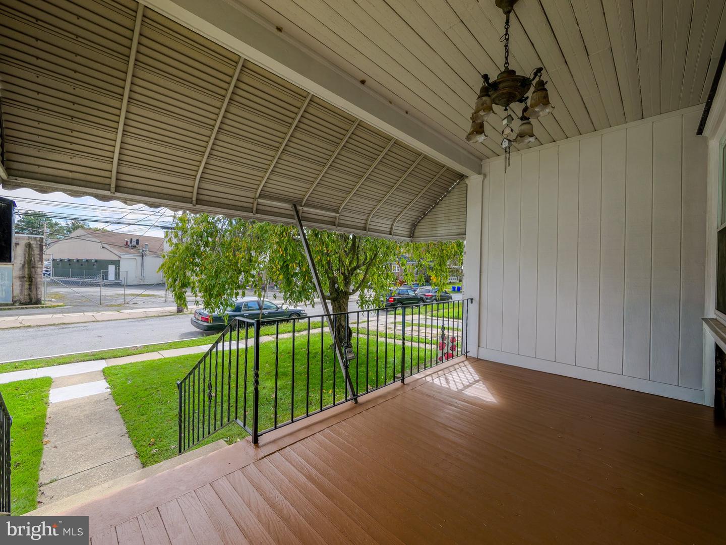 517 9th Ave Property Photo 3