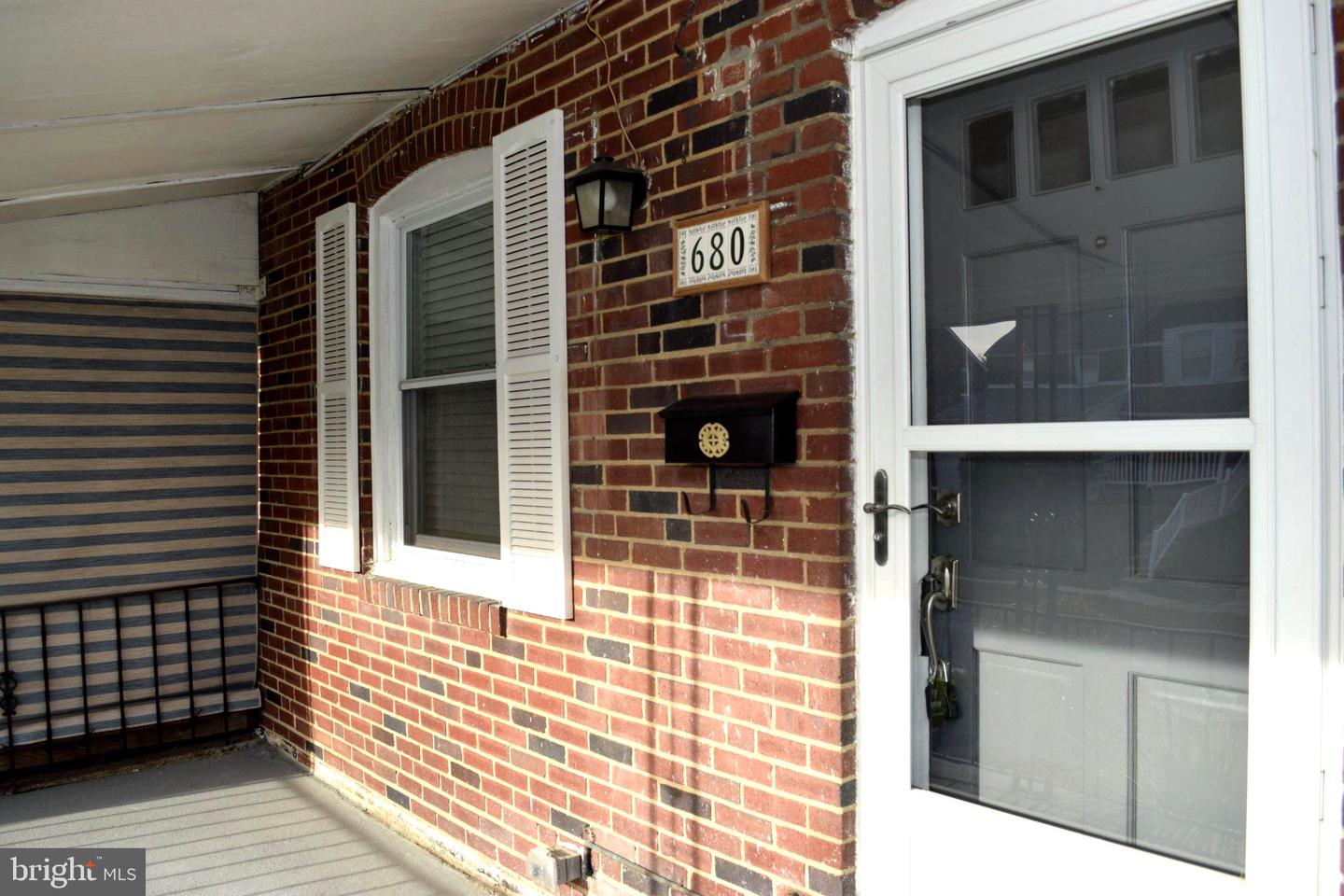680 Clymer Ln Property Photo 4