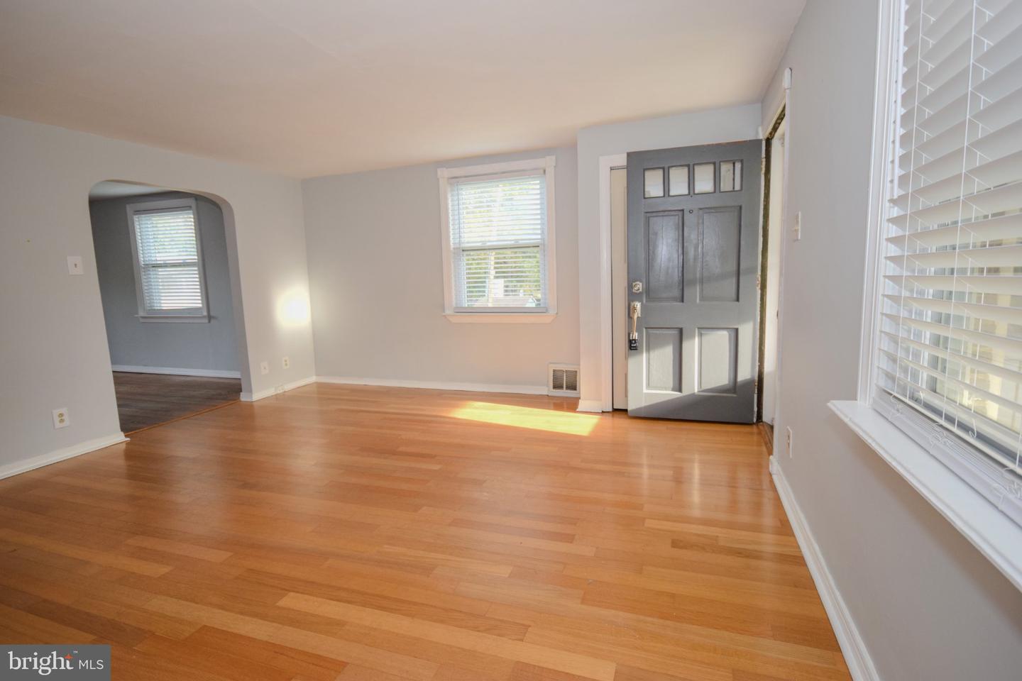 680 Clymer Ln Property Photo 6
