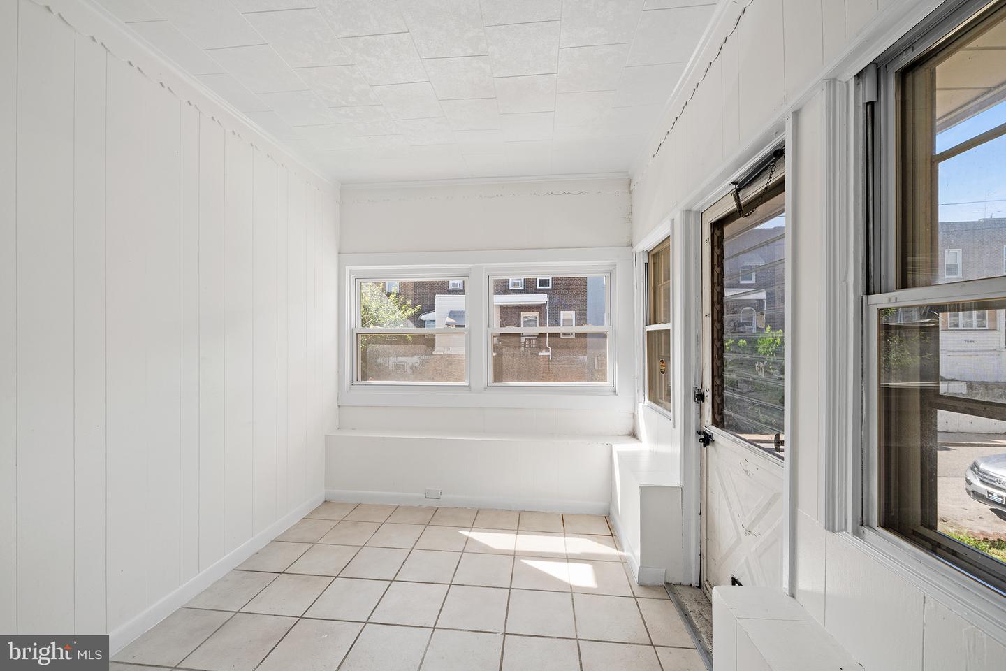 7039 Guilford Rd Property Photo 3