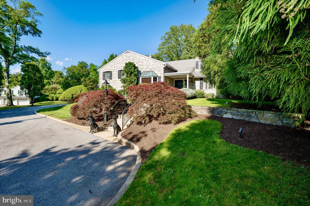 405 Boxwood Rd Property Photo 1